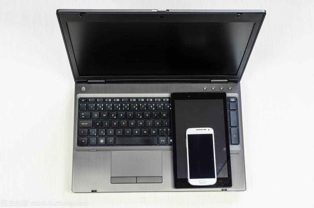 移動辦公三件套 手機、平板電腦與筆記本電腦的完美融合